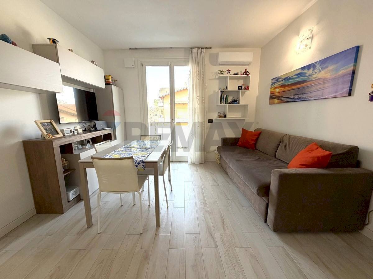 Sala da pranzo - Bilocale via Dante Alighieri
 
15, Cadorago - foto 1