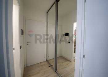 Hall / corridoio - Bilocale via Dante Alighieri
 
15, Cadorago - foto 4