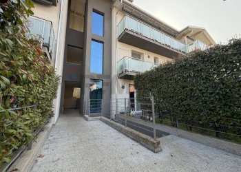 Edificio all\'aperto - Bilocale via Dante Alighieri
 
15, Cadorago - foto 24