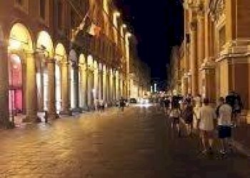 Zona - Appartamento via Luigi Carlo Farini, Bologna (zona Centro Storico) - foto 9