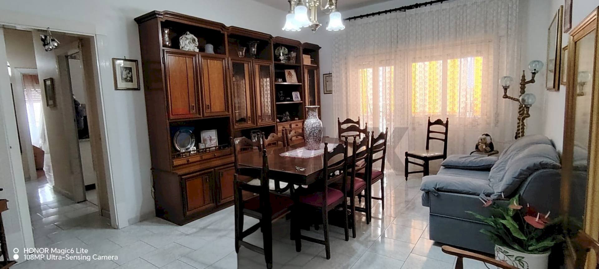 Sala da pranzo - Appartamento largo calabria
 
52, Catania - foto 1