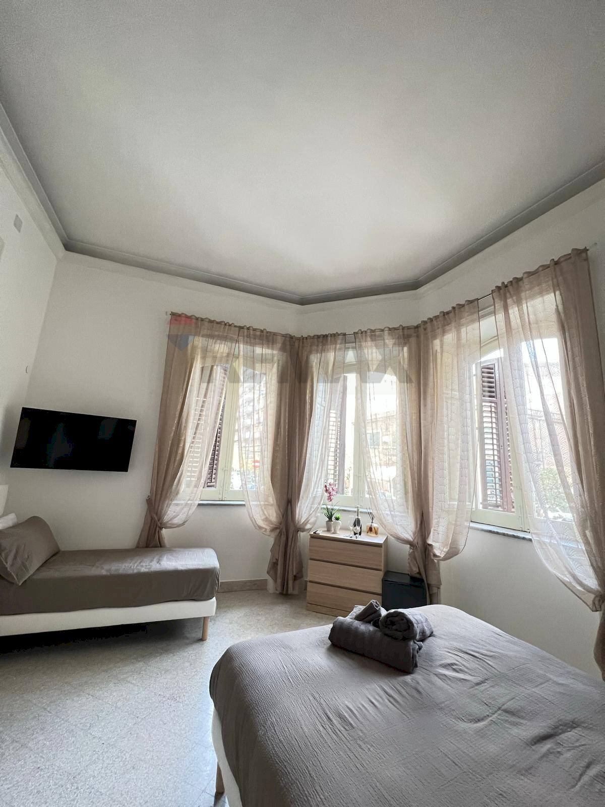 Camera / camera da letto - Commercial Activity Via Domenico Costantino
 
26, Palermo - photo 3