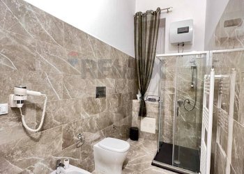 Bagno - Commercial Activity Via Domenico Costantino
 
26, Palermo - photo 11