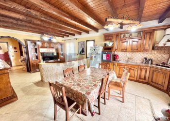 Sala da pranzo - Quadrilocale Via Dolomiti
 
11, Carini - foto 6