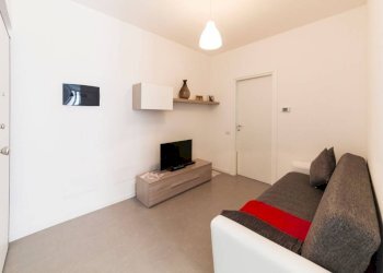 Salone - Trilocale piazza Santa Maria del Suffragio, 3, Milano - foto 5