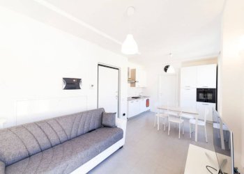 Salone - Bilocale piazza Santa Maria del Suffragio, 3, Milano - foto 3