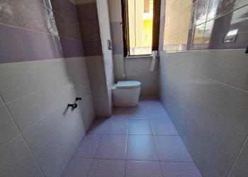 Bagno - Quadrilocale via Asiago, 133, Caronno Pertusella - foto 13