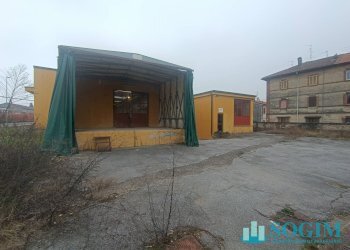 Esterno_1 - Locale Commerciale Via Vittorio Veneto
 
98, Cirimido - foto 17