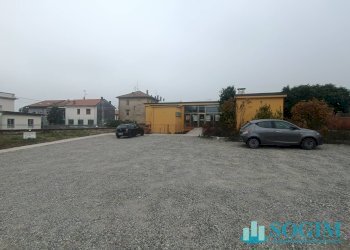 Esterno_3 - Locale Commerciale Via Vittorio Veneto
 
98, Cirimido - foto 19