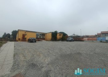 Esterno_4 - Locale Commerciale Via Vittorio Veneto
 
98, Cirimido - foto 20