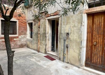 Edificio all\'aperto - Ufficio Sestiere San Polo, Venezia - foto 1