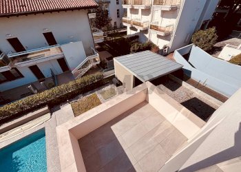 Edificio all\'aperto - Villa via N. Tommaseo, Jesolo - foto 66