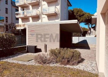 Edificio all\'aperto - Villa via N. Tommaseo, Jesolo - foto 73