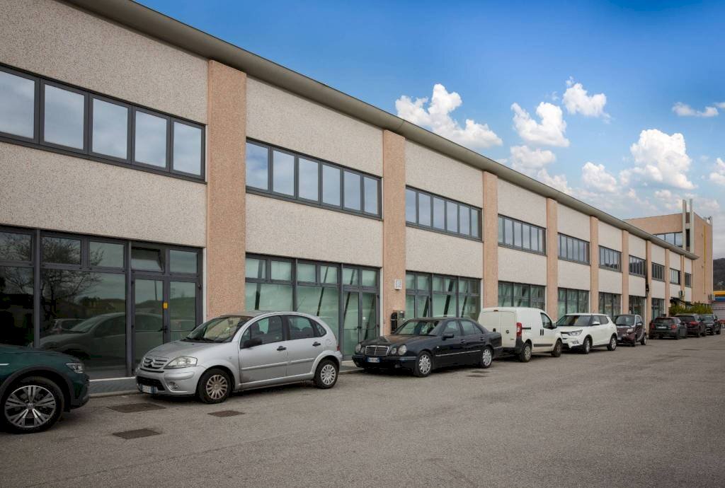 Facciata - Stable - Palace via Sile, 6, Volpago del Montello - photo 1