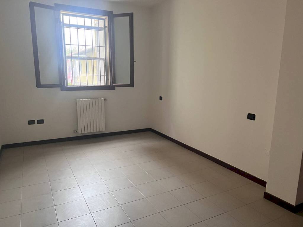 Stanza non arredata - Two-room apartment via Saletto, Bentivoglio - photo 1