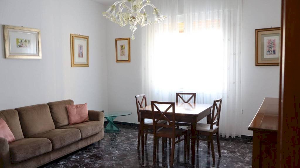 Salone - Appartamento via Ugo Lenzi, Bologna (zona Centro Storico) - foto 3