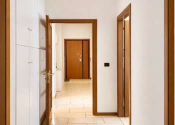 Corridoio - Appartamento via Ugo Lenzi, Bologna (zona Centro Storico) - foto 22