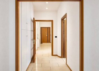 Corridoio - Appartamento via Ugo Lenzi, Bologna (zona Centro Storico) - foto 33