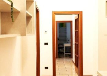 Corridoio - Appartamento via Ugo Lenzi, Bologna (zona Centro Storico) - foto 44