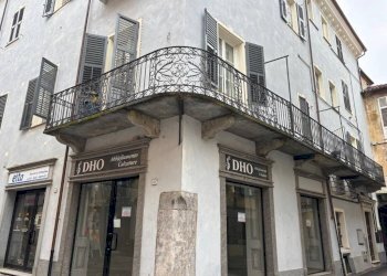 Facciata - Negozio via Giovanni Battista Beccaria, 5B, Mondovì - foto 1