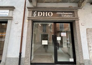 Facciata - Negozio via Giovanni Battista Beccaria, 5B, Mondovì - foto 2