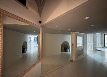 Corridoio - Negozio via Giovanni Battista Beccaria, 5B, Mondovì - foto 11