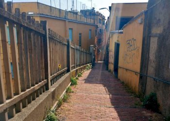 appartamento in locazione salita inferiore sant\'an - Trilocale salita Inferiore Sant'Anna, Genova (zona Castelletto) - foto 5