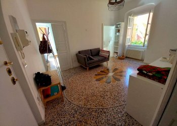 soggiorno (2) - Trilocale salita Inferiore Sant'Anna, 29-2, Genova (zona Castelletto) - foto 1