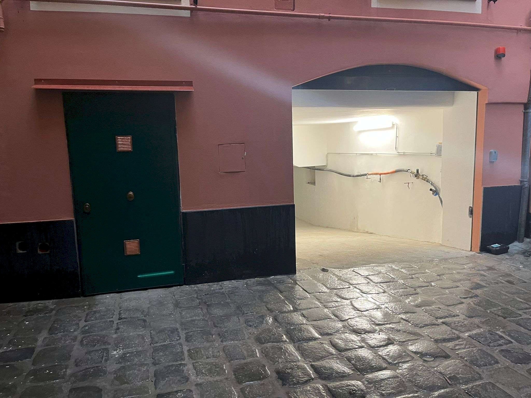 BOX IN LOCAZIONE GENOVA CENT - Box vico del Fico, Genova (neighborhood Centro Storico) - photo 3