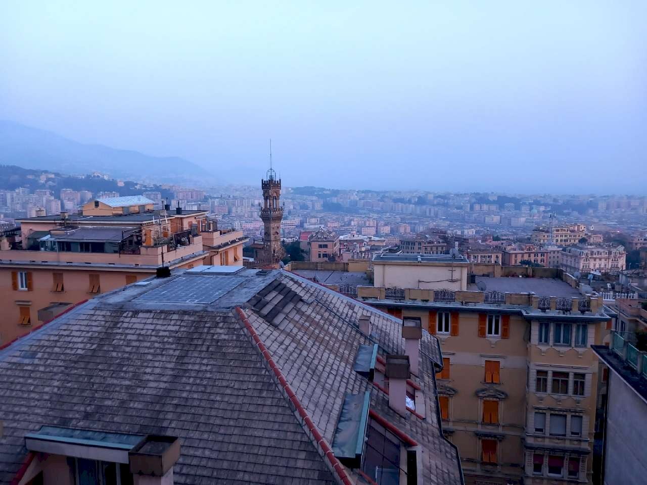 appartamento in locazione circonvalmonte (5) - Appartamento mura di San Bernardino, Genova (zona Castelletto) - foto 1