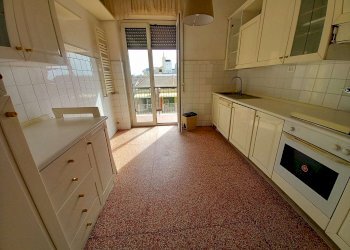 appartamento in vendita piano alto con balcone gen - Trilocale corso Europa, Genova (zona Sturla) - foto 8