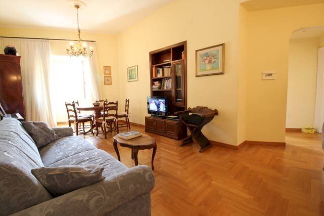 Salone - Three-room apartment via di San Francesco a Ripa, Roma (neighborhood Trastevere) - photo 2