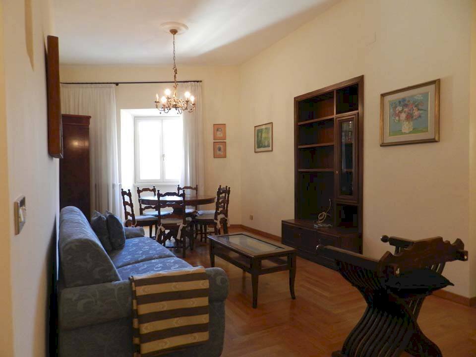 Salone - Three-room apartment via di San Francesco a Ripa, Roma (neighborhood Trastevere) - photo 3