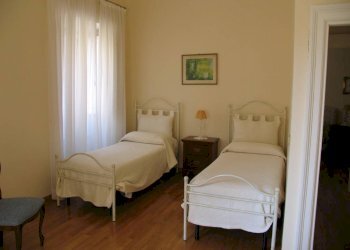 Camera da letto - Three-room apartment via di San Francesco a Ripa, Roma (neighborhood Trastevere) - photo 10