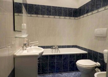 Bagno - Three-room apartment via di San Francesco a Ripa, Roma (neighborhood Trastevere) - photo 12