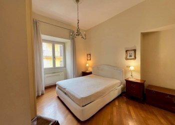 Camera da letto - Three-room apartment via di San Francesco a Ripa, Roma (neighborhood Trastevere) - photo 1