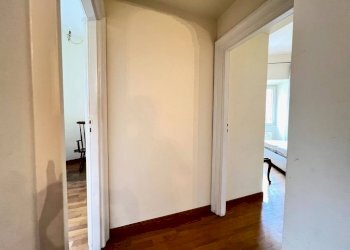 Corridoio - Three-room apartment via di San Francesco a Ripa, Roma (neighborhood Trastevere) - photo 8