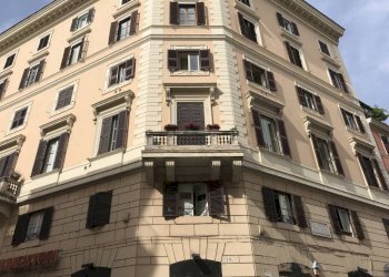 Facciata - Three-room apartment via di San Francesco a Ripa, Roma (neighborhood Trastevere) - photo 18
