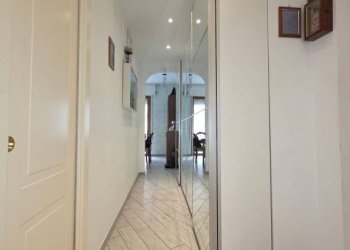 Corridoio - Trilocale salita Torre del Menegotto, 41, frazione San Massimo, Rapallo - foto 2