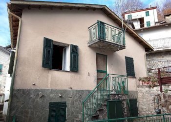 Facciata - Quadrilocale Località Vicosoprano, 27, Rezzoaglio - foto 1