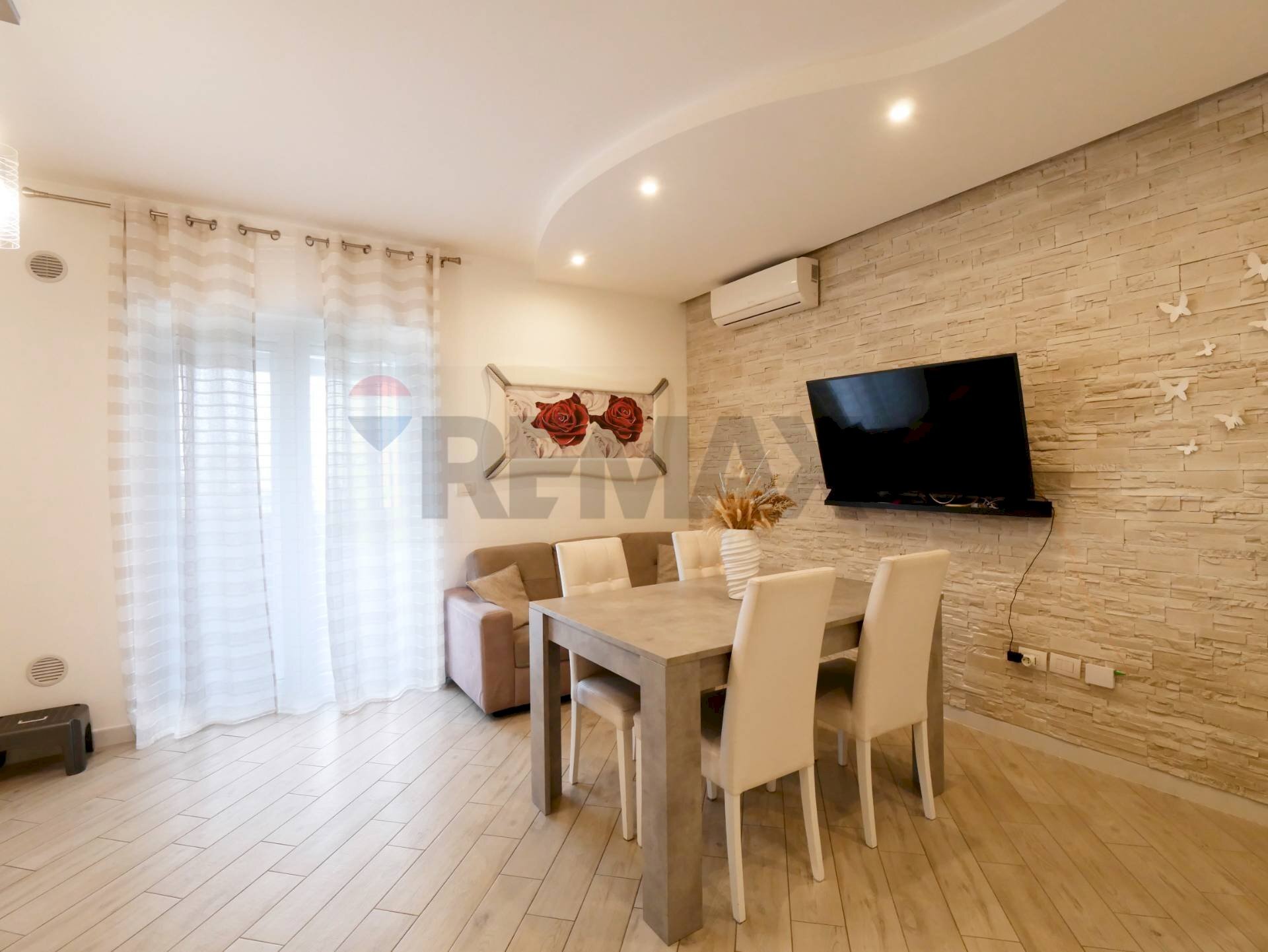 Sala da pranzo - Trilocale via Fratelli Spizzico
 
10, Bari - foto 3