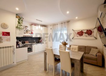 Sala da pranzo - Trilocale via Fratelli Spizzico
 
10, Bari - foto 4