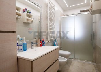 Bagno - Trilocale via Fratelli Spizzico
 
10, Bari - foto 9