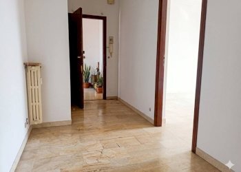 Corridoio - Trilocale via Giuseppe Giacosa, 12, Moncalieri - foto 7