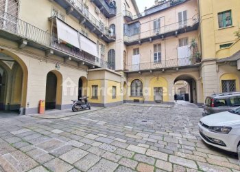 Cortile interno - Attic piazzetta Madonna degli Angeli, 2, Torino (neighborhood Centro) - photo 6