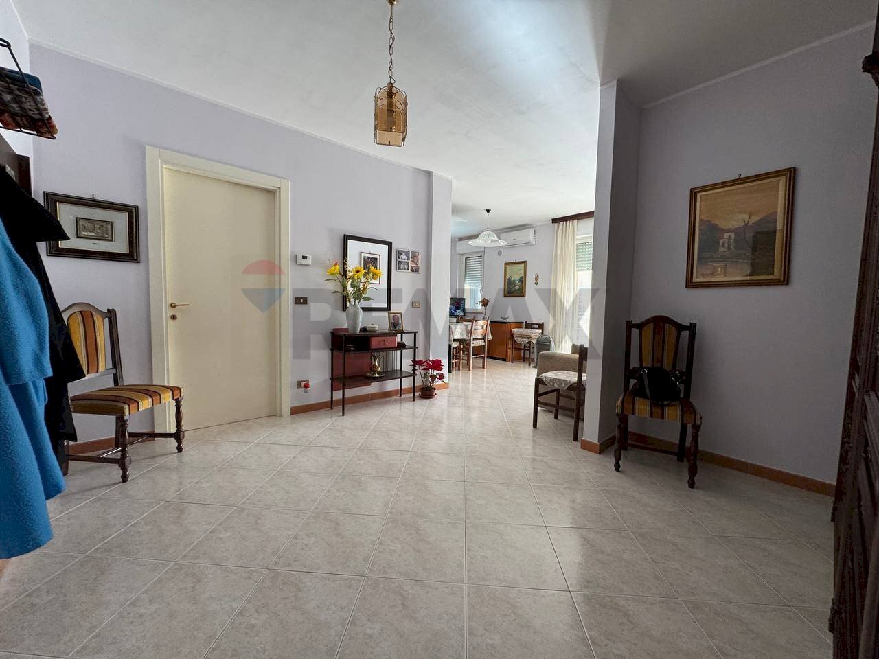 Sala da pranzo - Bilocale Via Giuseppe Tatarella
 
27, Valenzano - foto 2