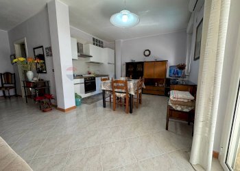 Sala da pranzo - Bilocale Via Giuseppe Tatarella
 
27, Valenzano - foto 3