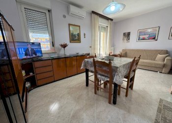 Sala da pranzo - Bilocale Via Giuseppe Tatarella
 
27, Valenzano - foto 4