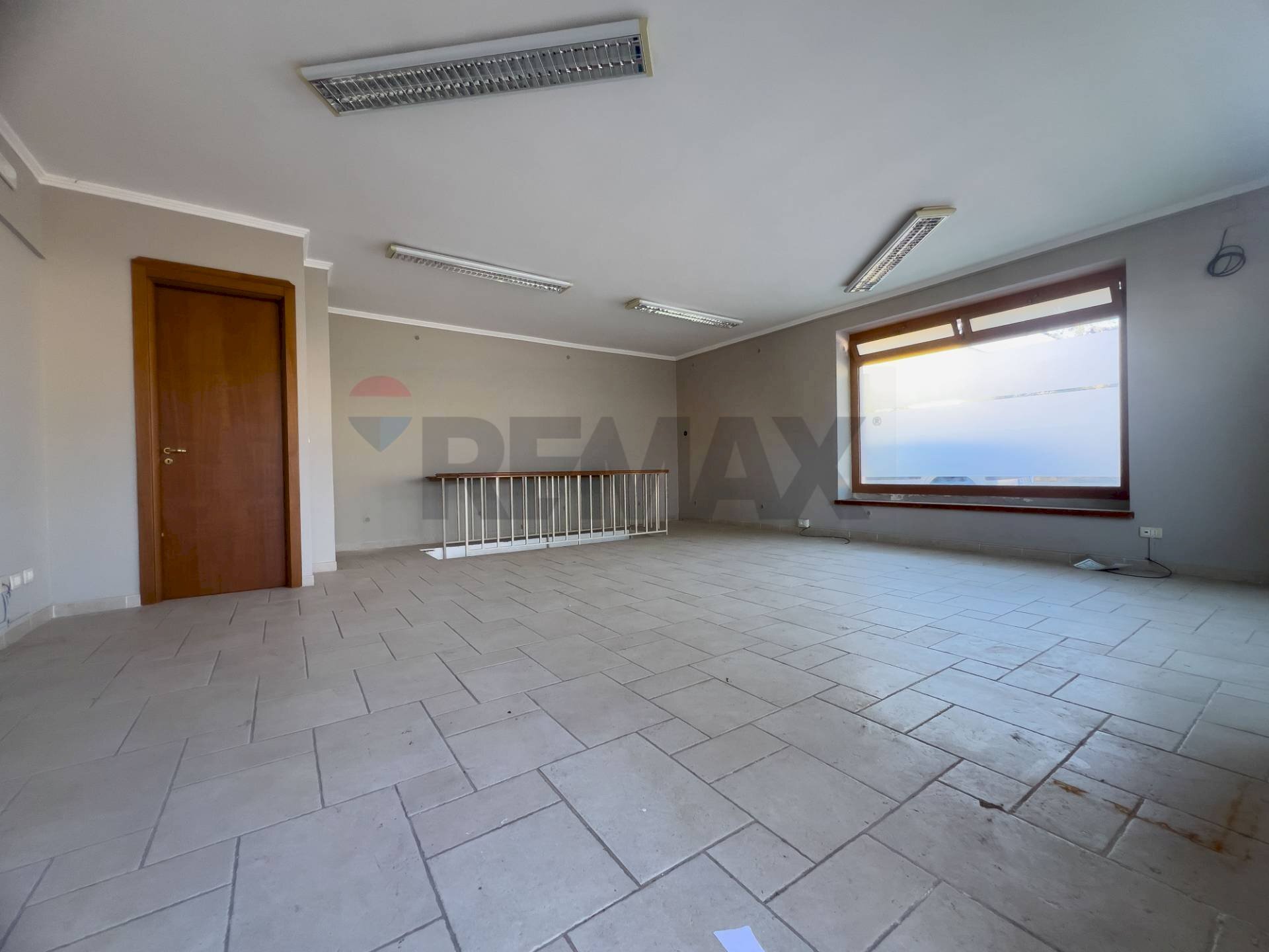 Stanza vuota - Magazzino Via Papa Giovanni XXIII
 
60/62, Fasano - foto 2