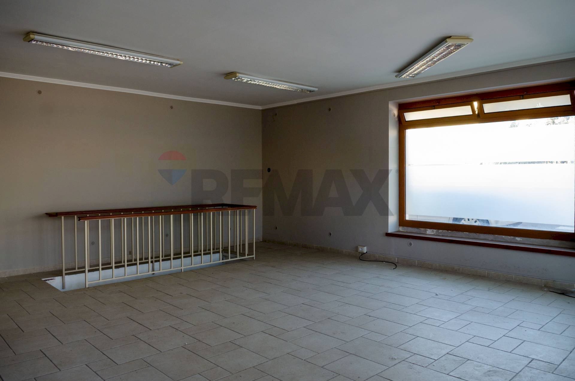 Stanza vuota - Magazzino Via Papa Giovanni XXIII
 
60/62, Fasano - foto 3